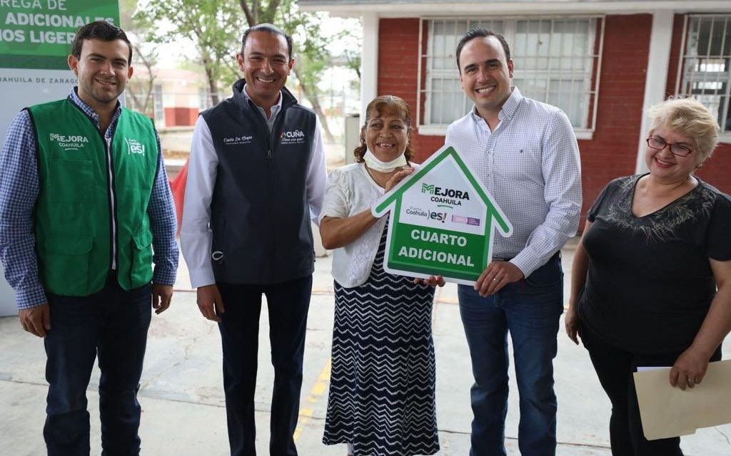Manolo Jiménez entrega obras en Acuña