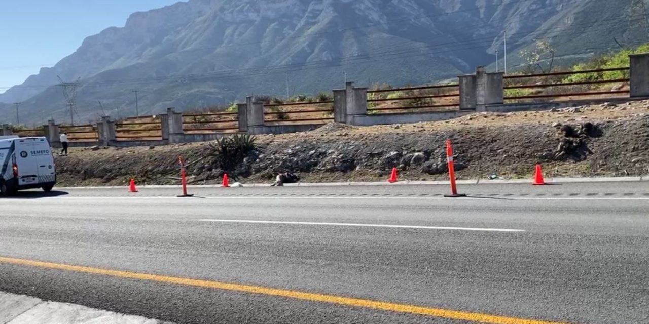 Camión de transporte atropella a hombre en la carretera Saltillo-Monterrey (Video)