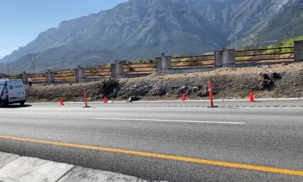 Camión de transporte atropella a hombre en la carretera Saltillo-Monterrey (Video)