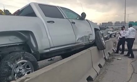 Conductora termina gravemente lesionada al chocar por alcance en Saltillo
