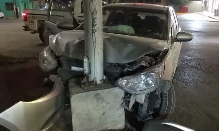 Hombre le presta el carro a sus ‘amigos’; ellos lo chocan y lo dejan abandonado en Saltillo