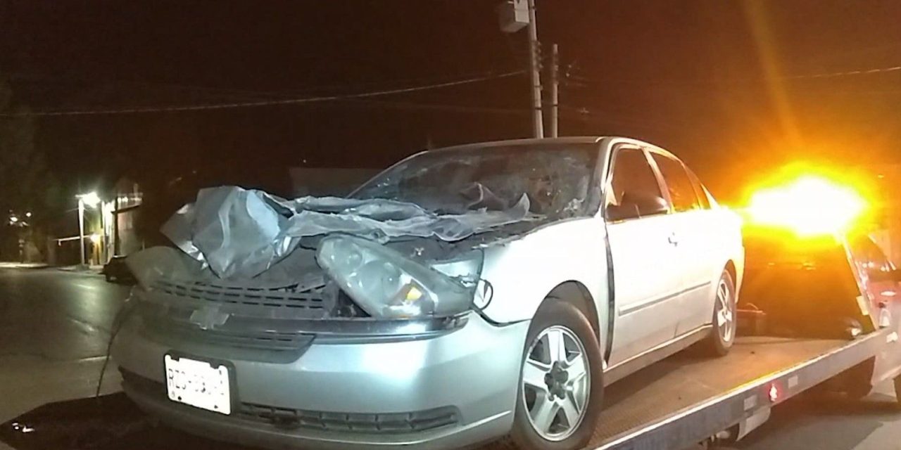 Hombre choca y abandona su auto en Saltillo
