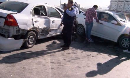 Provoca tráiler carambola de 7 vehículos en Torreón
