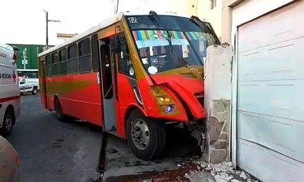 Saltillo amaneció con un prensado y 15 lesionados tras un aparatoso accidente
