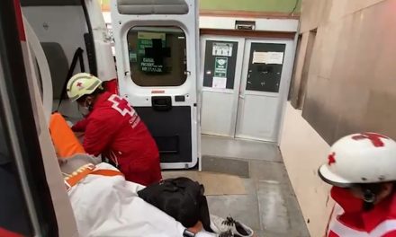 Albañil cae de un andamio y sufre fractura en Saltillo