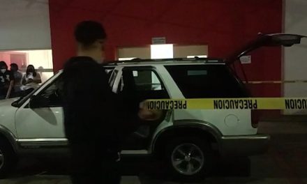 Hombre sufre un infarto en calles de Saltillo y muere antes de llegar a la Cruz Roja
