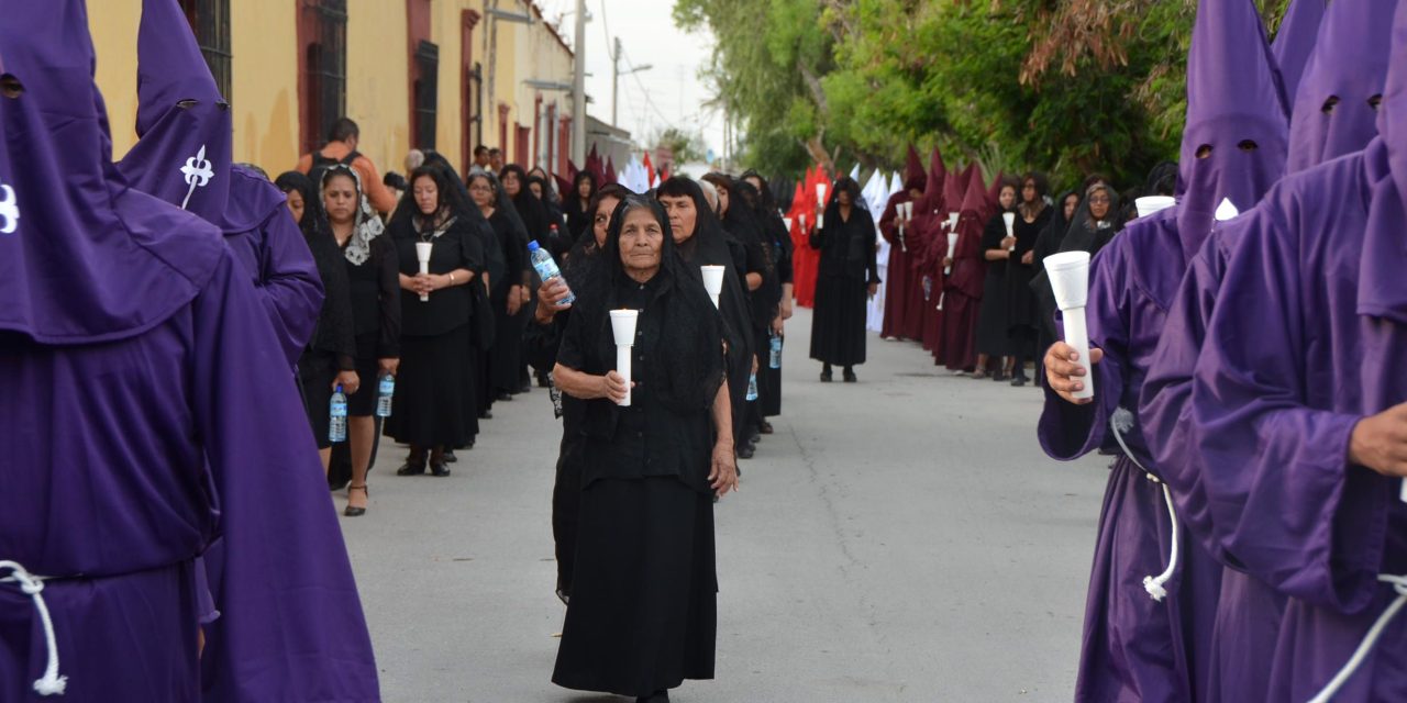 Presentan Procesión del Silencio en Viesca