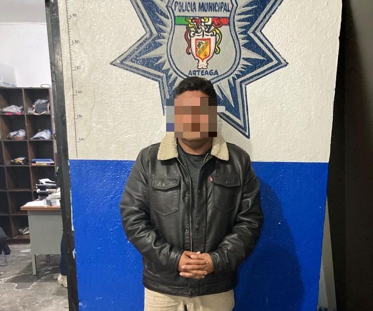 Detienen a hombre que encendió una fogata en Arteaga