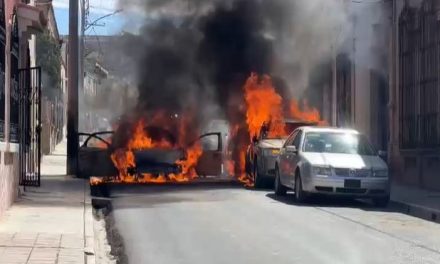 Se incendian tres vehículos en la Zona Centro de Saltillo