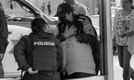 Mujer de 60 años intentó terminar con su vida en Saltillo; autoridades lograron evitar la tragedia (Video)