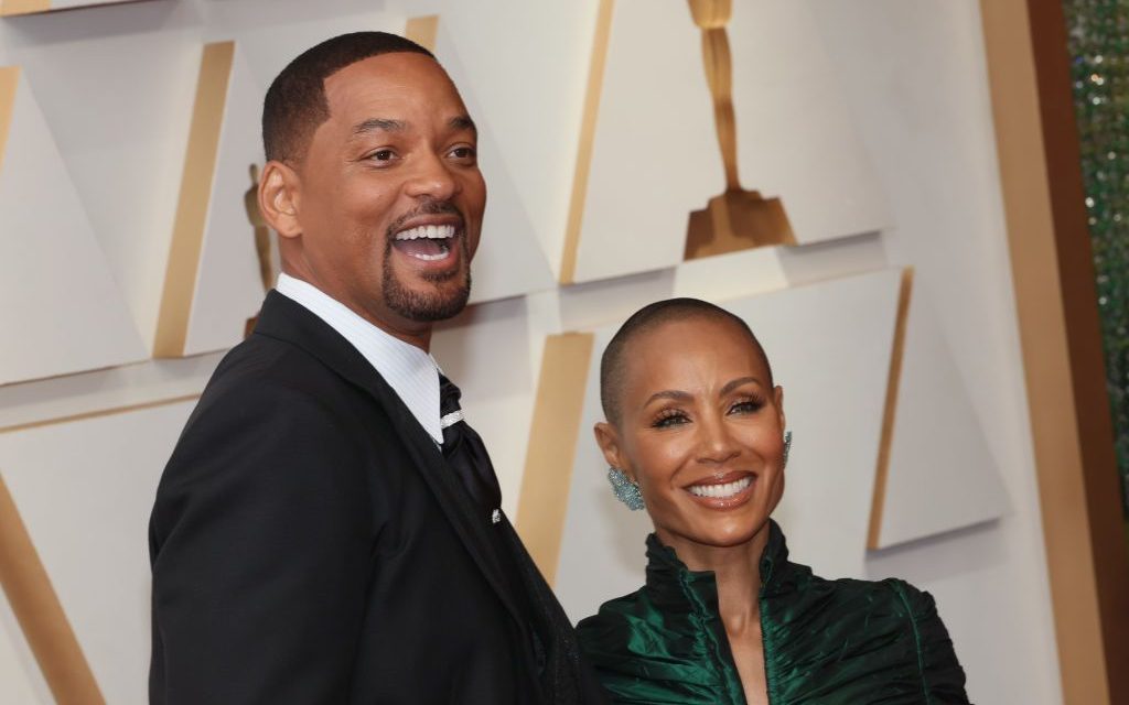 Esposa de Will Smith no le pidió golpear a Chris Rock… dice que ‘exageró’ al hacerlo