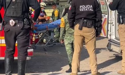 Vuelcan militares en carretera; diez resultan heridos en Saltillo