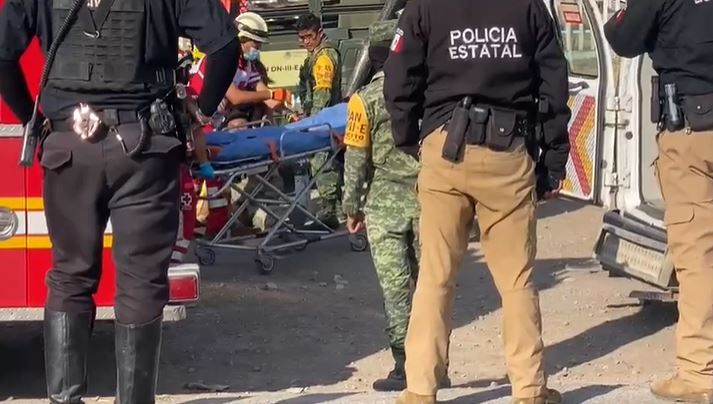 Vuelcan militares en carretera; diez resultan heridos en Saltillo