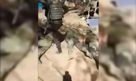 Militares son sometidos por supuestos miembros del Cártel de Sinaloa (Video)