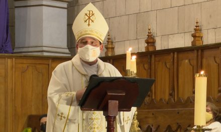 Deben los fieles seguir el ejemplo de humildad de Jesús: Obispo de Saltillo