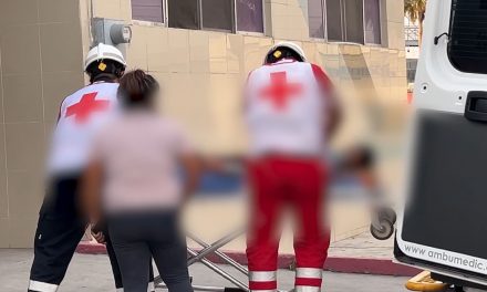 Menor se desvanece al jugar béisbol en Saltillo; muere en camino al hospital