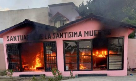 Dios ‘le ordena’ a un hombre en Tamaulipas incendiar la capilla de la Santa Muerte