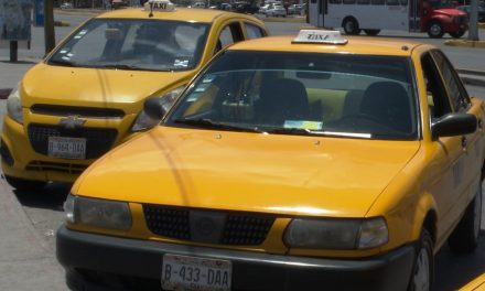 Taxistas estarán a fuera de bares y restaurantes en Saltillo como opción de transporte