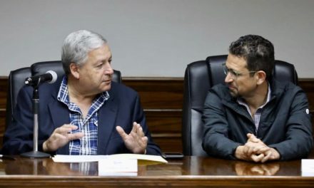 Chema Fraustro revisa proyecto de movilidad urbana