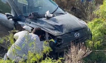 Hombre se sale del camino y termina en el hospital en Saltillo