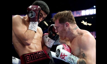 Bivol vence a ‘Canelo’ y retiene titulo de los semicompletos de la AMB