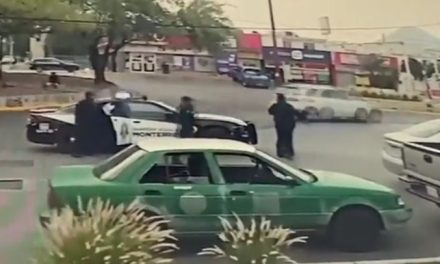 Mientras las mujeres desaparecen en Monterrey, policías se pelean entre ellos (Video)