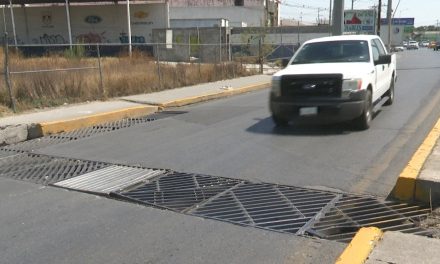 Saltillo: Existe peligrosa alcantarilla en el periférico LEA