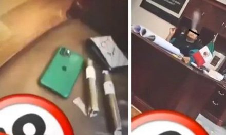 Captan al hijo menor de AMLO fumando en las oficinas de Palacio Nacional