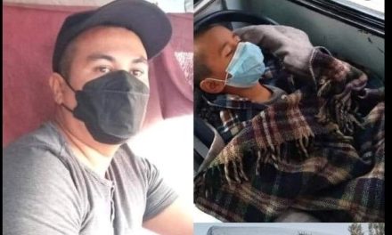 Conmueve chofer de transporte por llevar a su pequeño a su trabajo