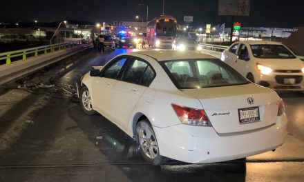 Choca su auto y lo deja abandonado en pleno V. Carranza