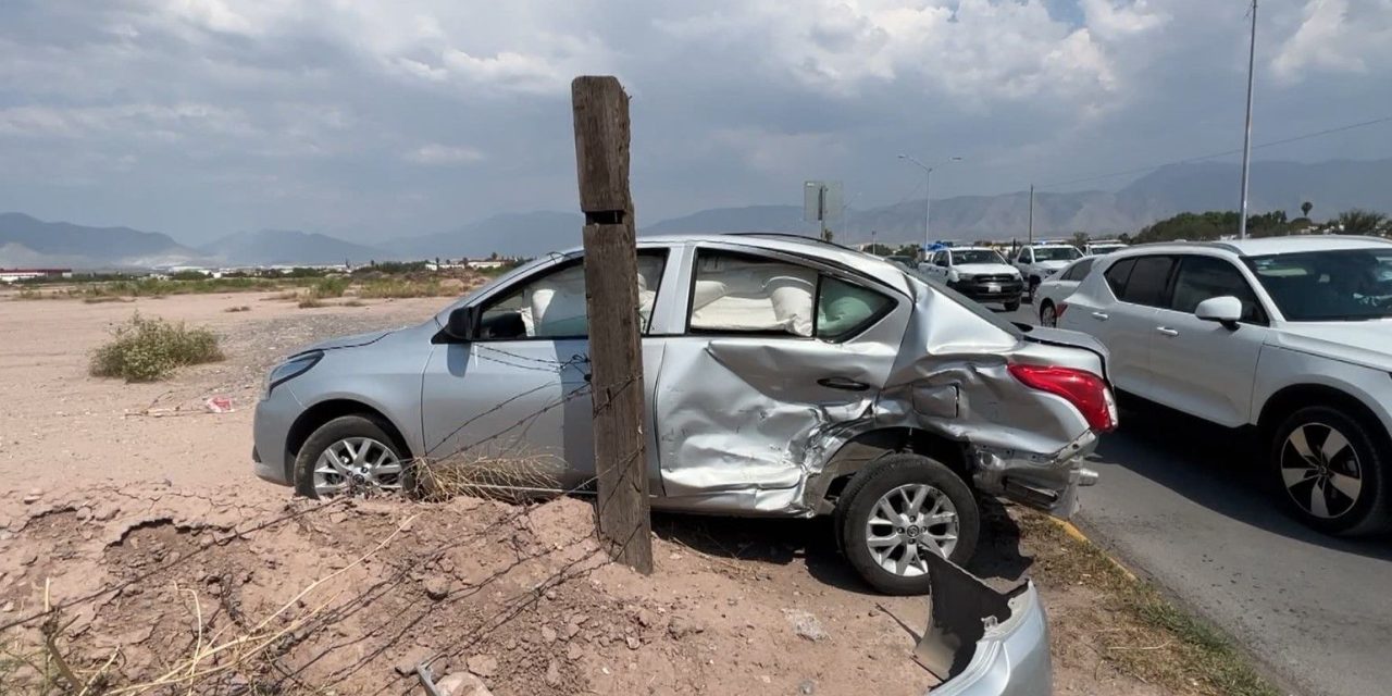 Se pasa el alto y protagoniza accidente en Saltillo