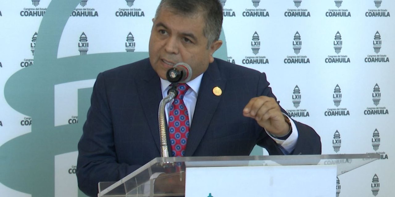 La reforma electoral pretende desaparecer al INE: Eduardo Olmos