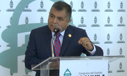 La reforma electoral pretende desaparecer al INE: Eduardo Olmos