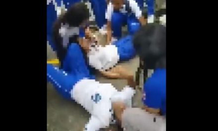 Estudiantes se desmayan al jugar con una ouija en una secundaria (video)