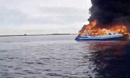 Un ferry se incendia en Filipinas; siete personas mueren y la mayoría se lanzó al mar para salvarse (video)
