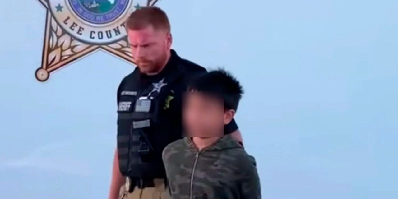 Hallan armas en casa de niño arrestado en Florida por amenazar con tiroteo