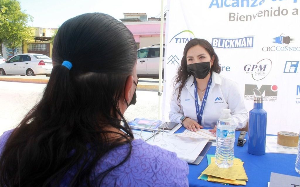 Llevan oportunidades de trabajo a ‘Línea Verde’ de Saltillo