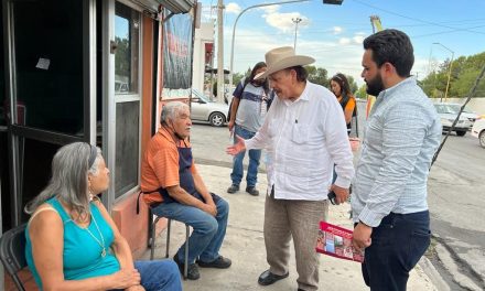 Armando Guadiana y Alberto Hurtado recorren el centro de Saltillo