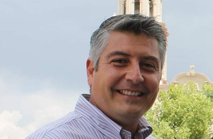 Salud de Armando Luna evoluciona favorablemente