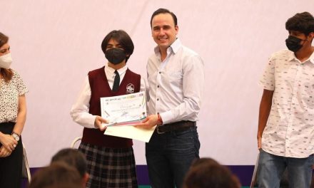Manolo premia a ganadores Yo por la inclusión