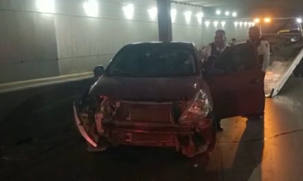 Hombre iba ‘hecho la bala’, perdió el control y se estrella en Saltillo