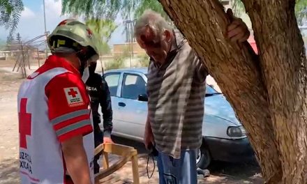 Abuelito cae de su propia altura y resulta herido en la cabeza en la colonia Morelos