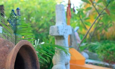 Joven visita tumba y descubre que robaron cabeza del cadáver de su padre en Sonora