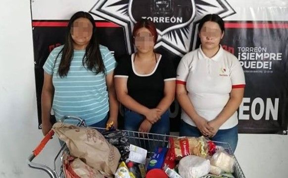 Cajera de Soriana simuló que cobraba y sus amigas se llevaron el carrito lleno en Torreón
