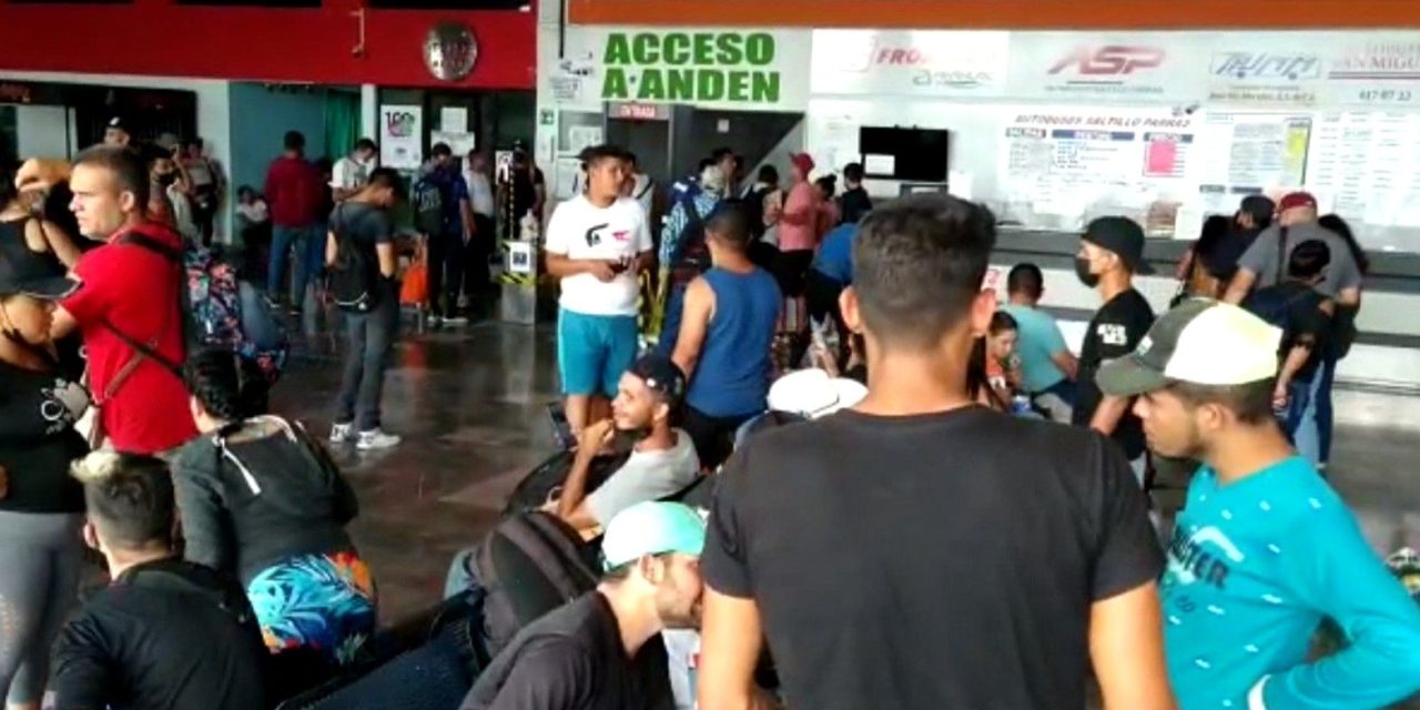 Es insuficiente central de autobuses de Saltillo para atender a migrantes
