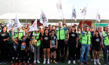 Arranca Chema Fraustro rehabilitación de canchas de futbol