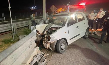 Hombre pierde a su madre al estrellarla durante un accidente en Torreón