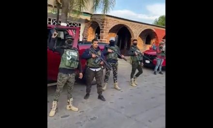 ¡Ya llegamos y no nos vamos! Convoy del CJNG se graba llegando a Jalisco  (video)