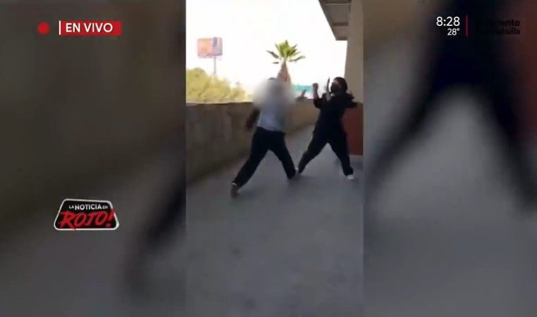 Jovencitas se agarran a golpes en una plaza al sur de Saltillo