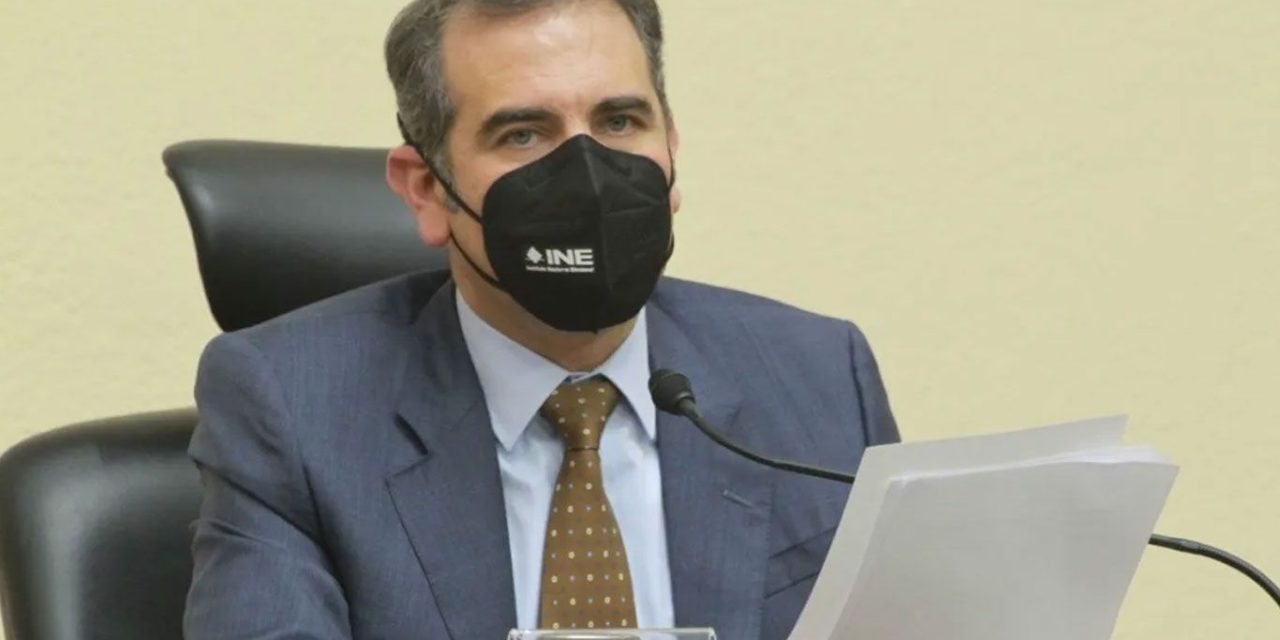 Lorenzo Córdova exhibe amenazas del gobierno de AMLO en foro internacional